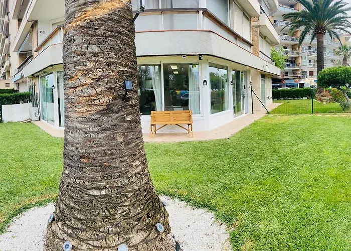 Piso Delante De La Playa La Pineda Con 2 Habitaciones